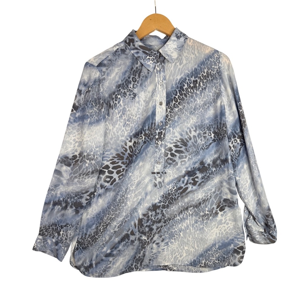 Chico's Animal Print Popover Long Sleeve Blouse size Medium Blue/Gray